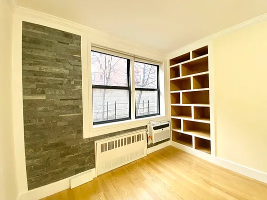 Rented by Bruma Realty LLC | media 16