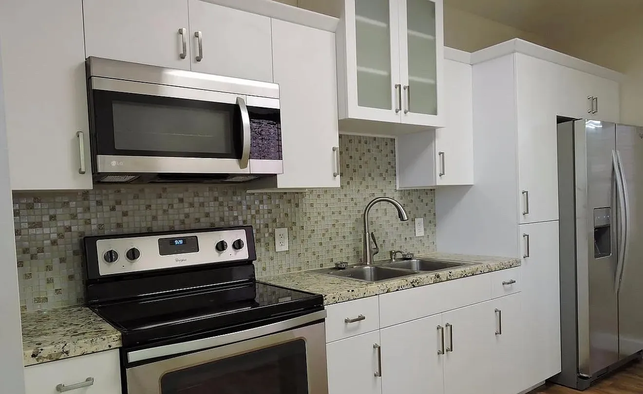103 Elizabeth St — Photo 2