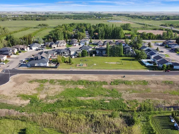 1350 Aaron Drive, Pilot Butte, SK S0G 3Z0