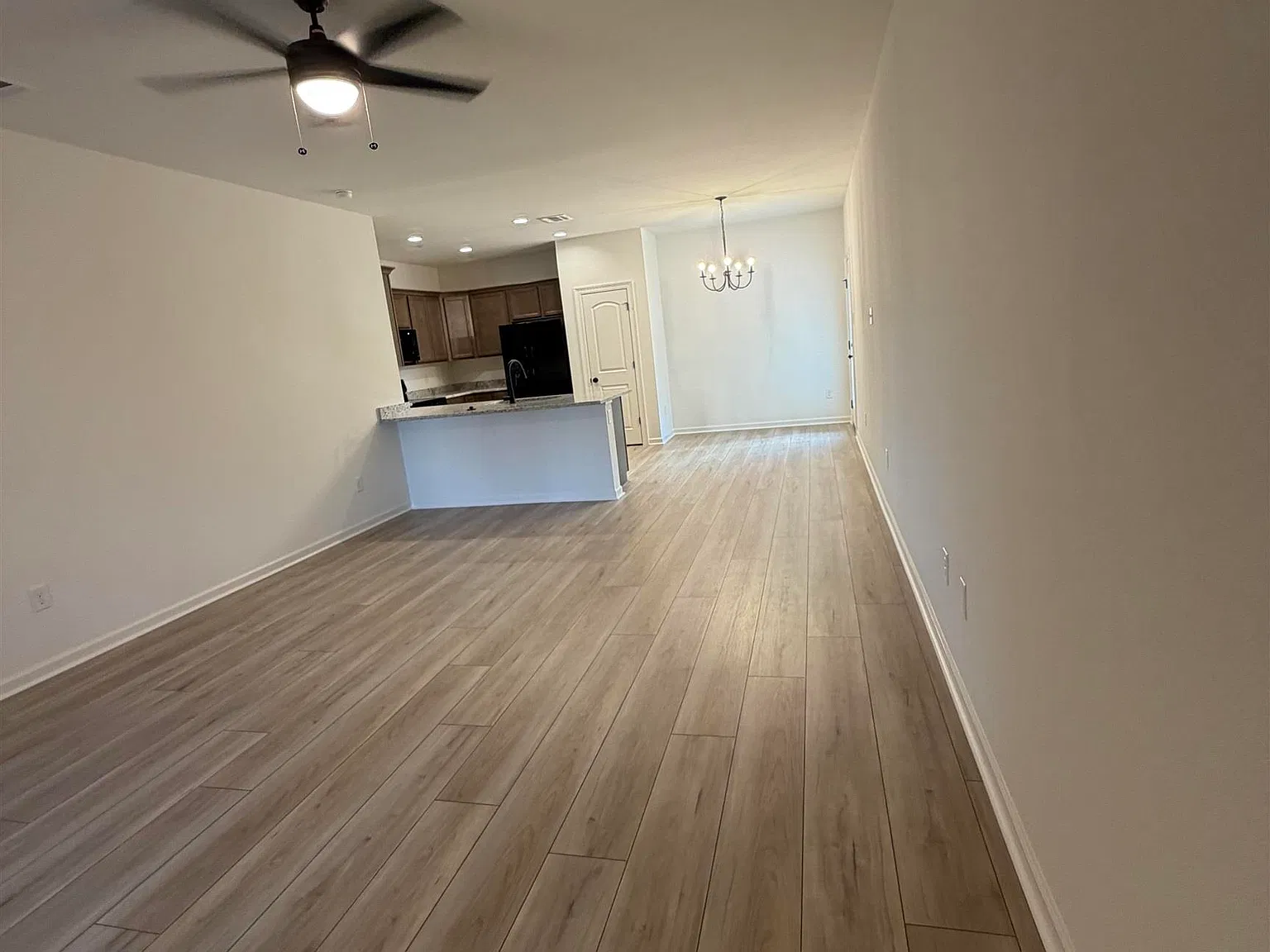 3 bed, 1388 sqft, $1,700 — Photo 2