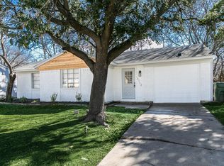 2112 Hedgerow St, Arlington, TX 76010