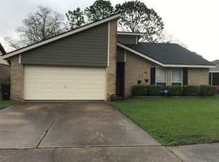 3 La Paloma Ct, Angleton, TX 77515