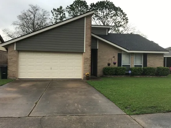 3 La Paloma Ct, Angleton, TX 77515