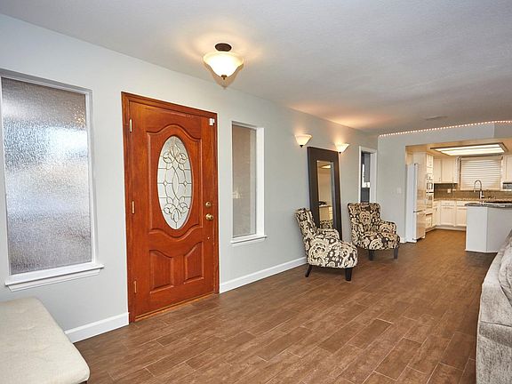 4th image of 15171 Wildflower Ln