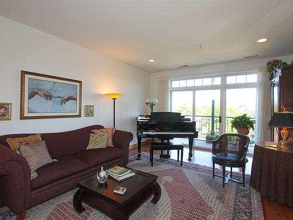 4th image of 140 N Euclid Ave #507-508