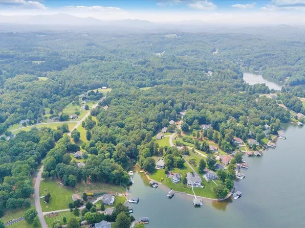 2-5 Idlewood Rd, Hardy, VA 24101