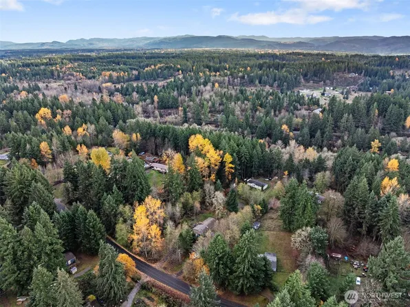 821 Tipsoo Loop S #A, Rainier, WA 98576