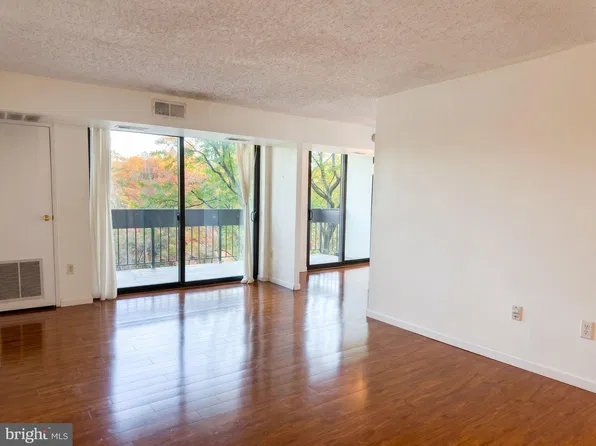 5300 Holmes Run Pkwy APT 307, Alexandria, VA 22304