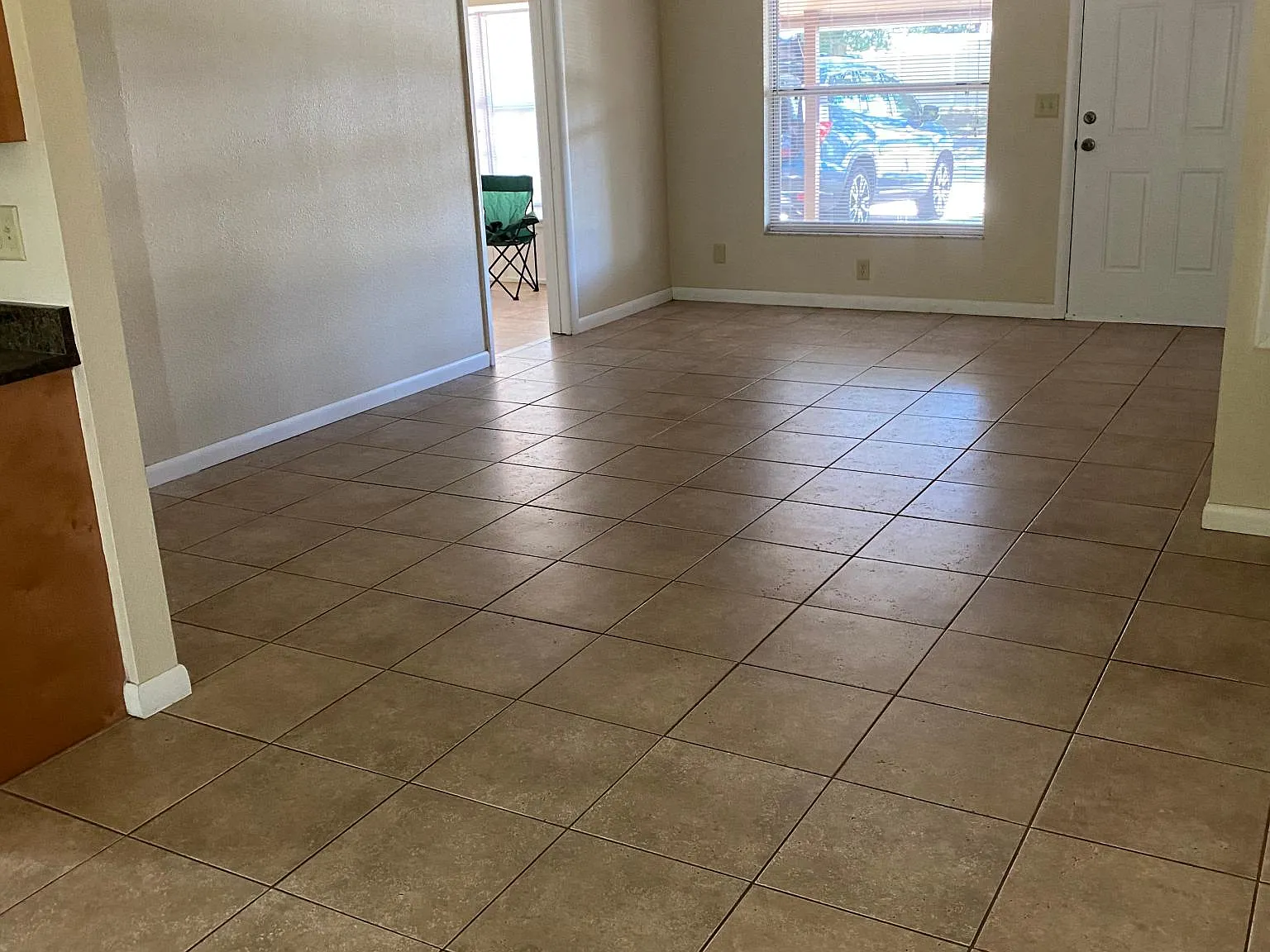 238 Avalone Dr — Photo 2