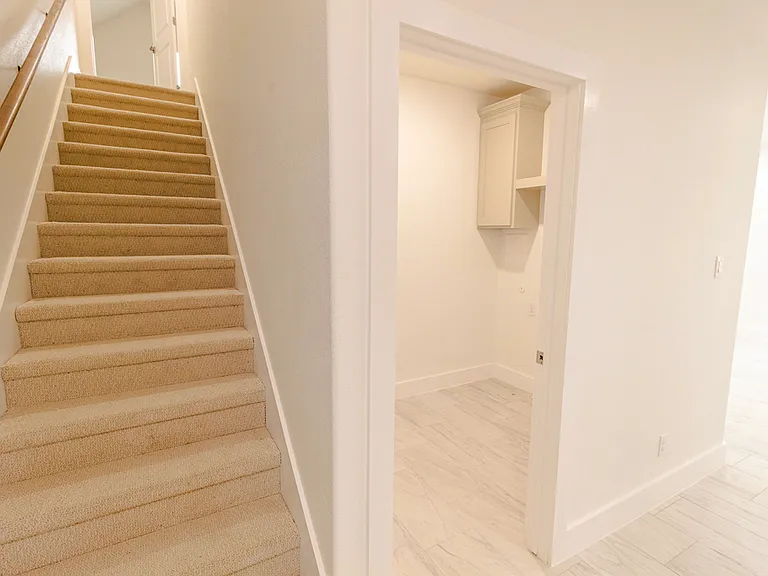 536 Highview Ct — Photo 13