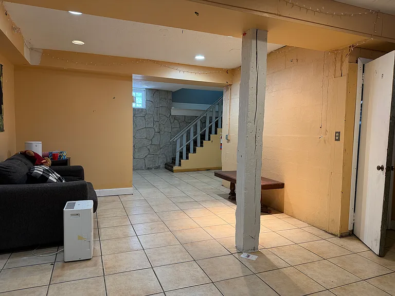 1009 University Ave SE — Photo 13