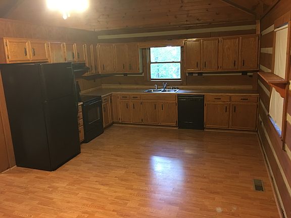 3rd image of 145 S Traub Ave