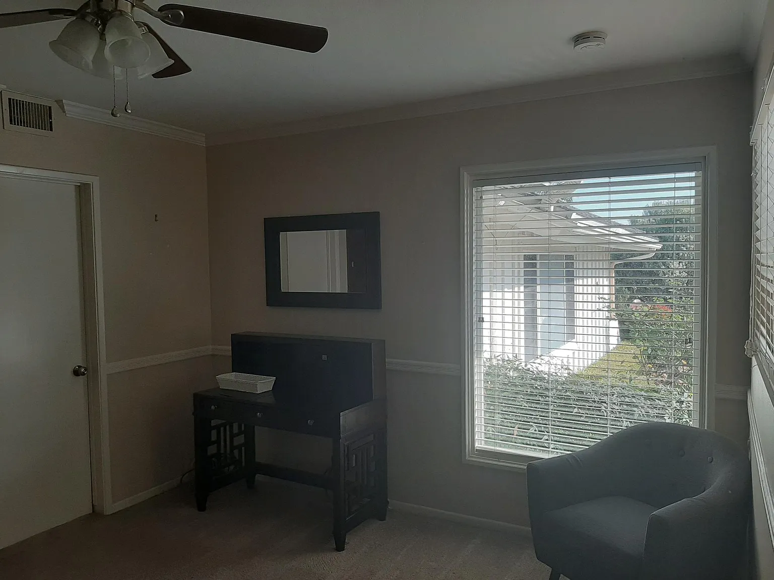 1 bed, 120 sqft, $1,200 — Photo 4