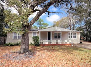 322 Hillcrest Ave, Valparaiso, FL 32580