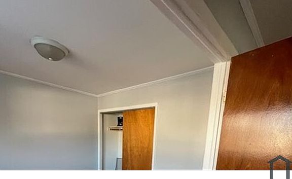 4th image of 5424 W Ferdinand St APT 210