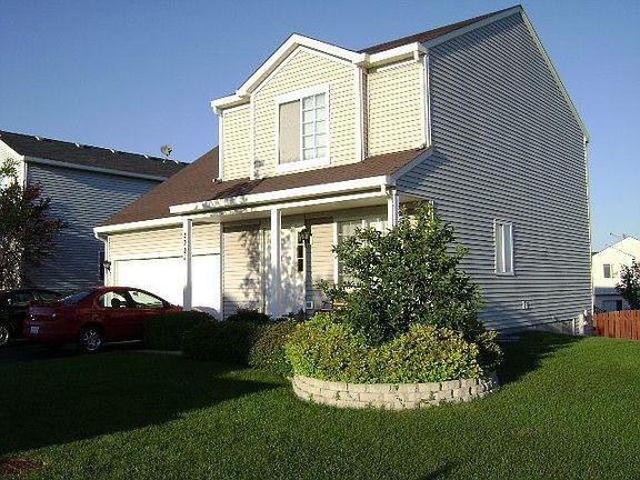 2nd image of 2221 N Stonehedge Ct