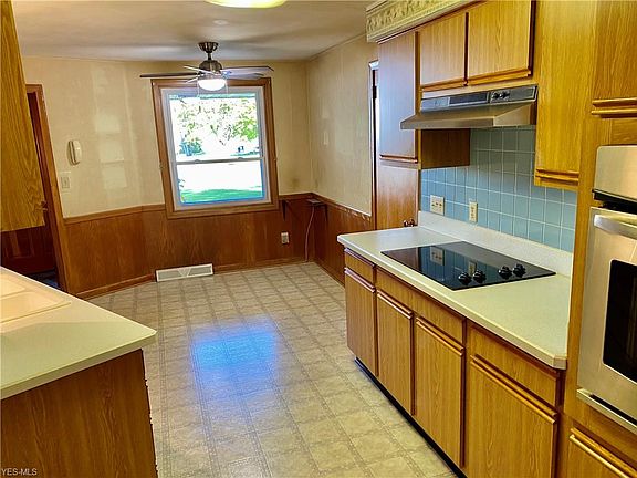 4th image of 2961 Heatherbrae Dr