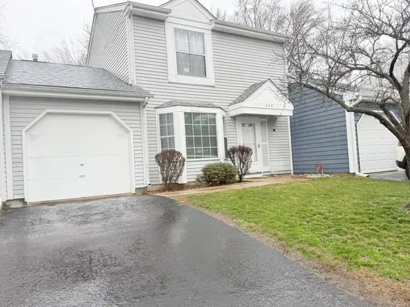 640 Pleasant Pl, Island Lake, IL 60042