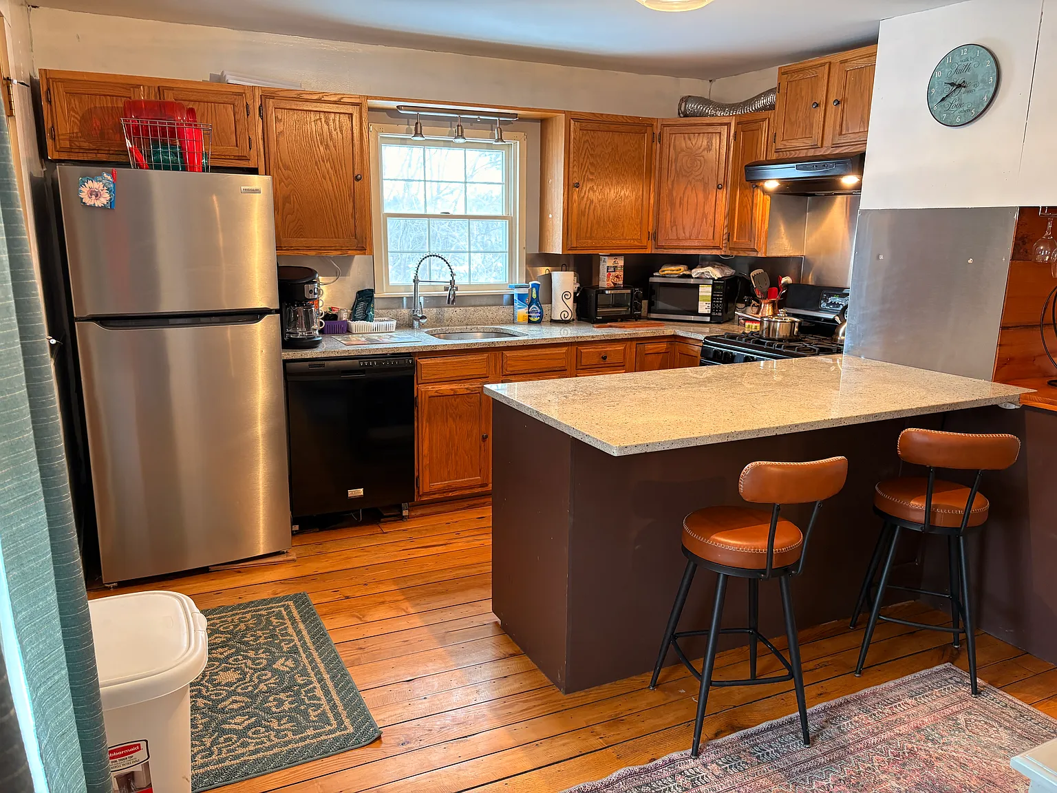 3 bed, 2.5 bath, 2000 sqft, $3,000 — Photo 3