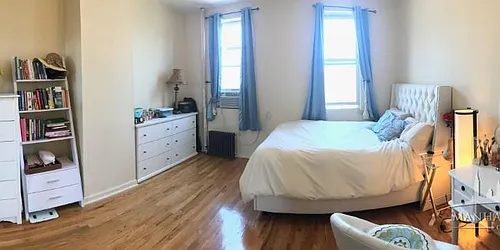 Rented by Manhattan Realty Group