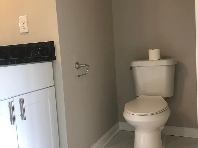 832 Hughes Trce #832 — Photo 2