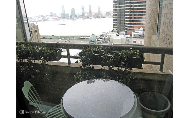 Rented by Douglas Elliman | media 27