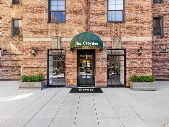 2nd image of 35 Parkview Avenue #1D