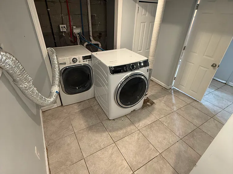537 S Clinton St #1 — Photo 9
