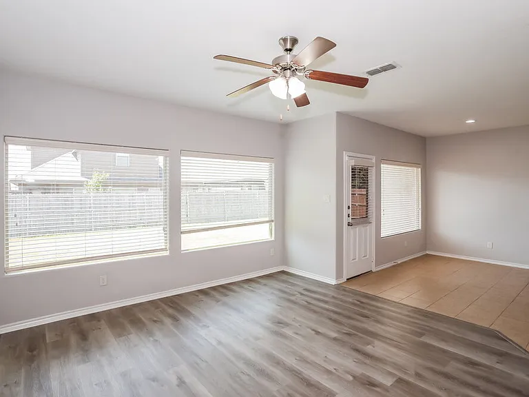 5126 Meadow Ln — Photo 4