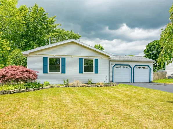 15 Adobe Dr, West Henrietta, NY 14586