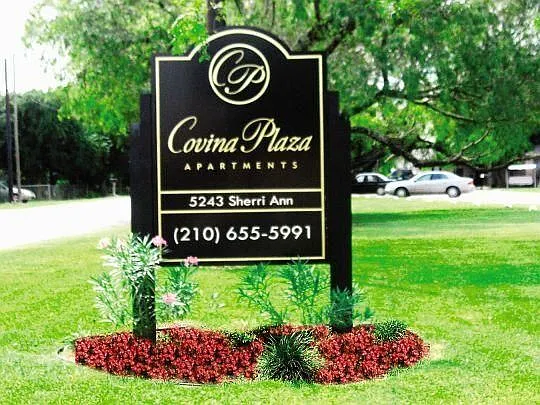 Covina Plaza — Photo 14