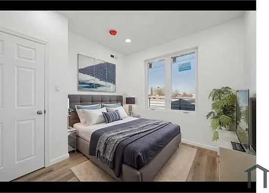 4512 Lancaster Ave — Photo 2