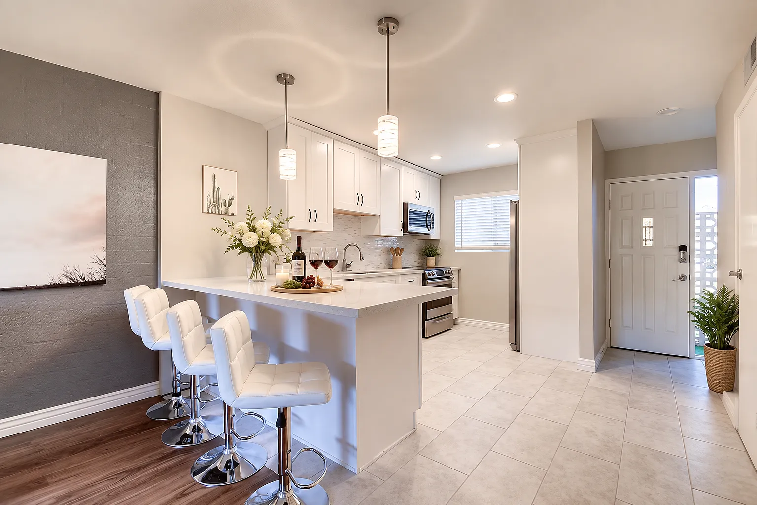 2 bed, 1.5 bath, 1039 sqft, $3,000 — Photo 1