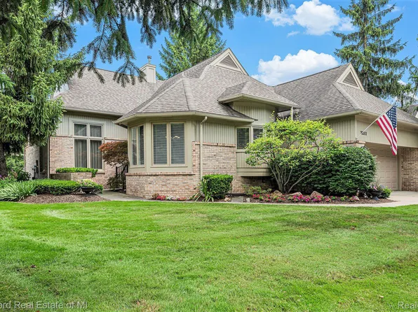 38311 Golfview Dr #20, Farmington, MI 48331
