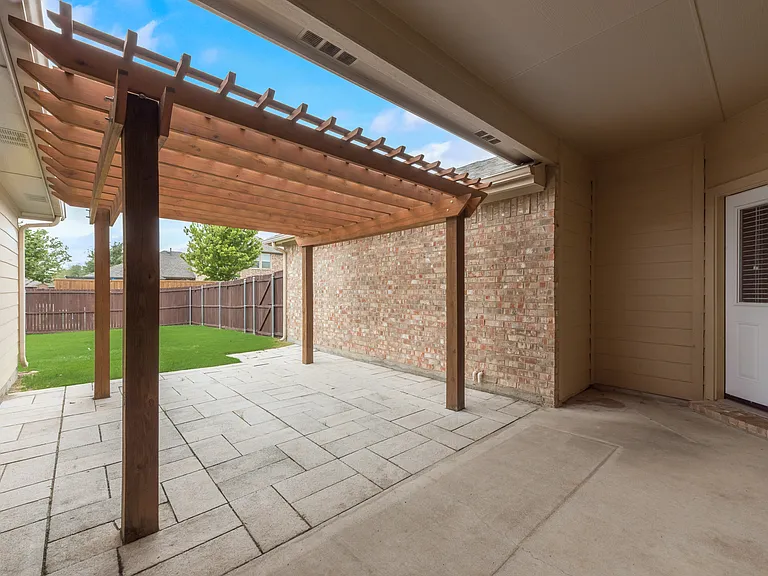 1077 Hampton Bay Dr — Photo 23