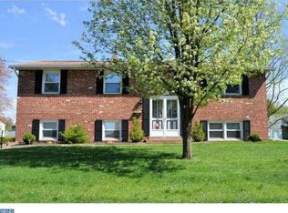 401 Acorn Dr, Warminster, PA