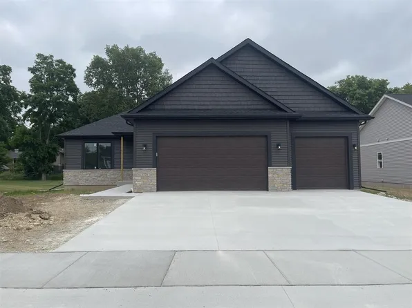3829 North Woodbury Lane, Janesville, WI 53545
