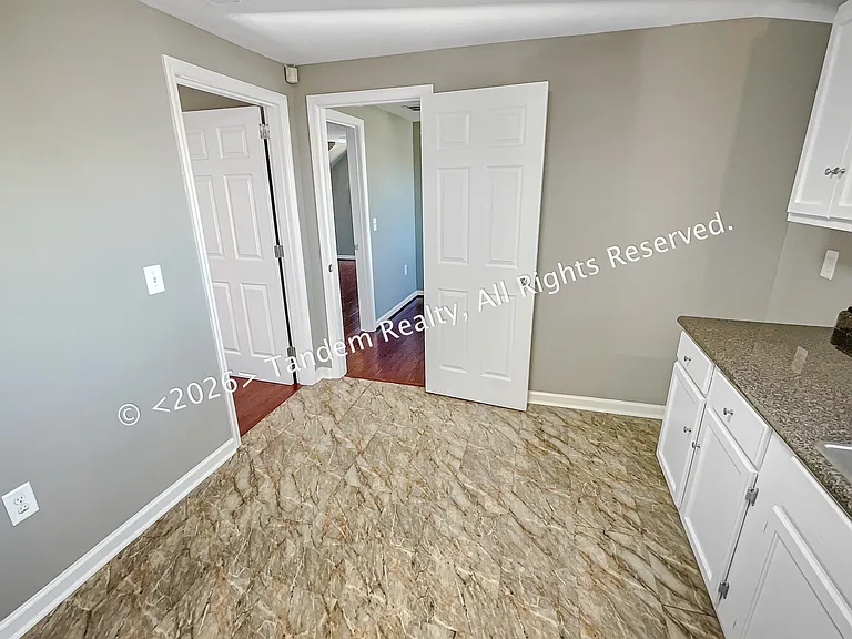 2228 Ashwood Ave #A — Photo 6