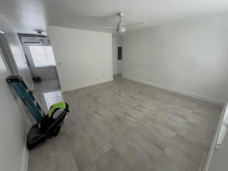 1019 SE 3rd St #3 — Photo 13