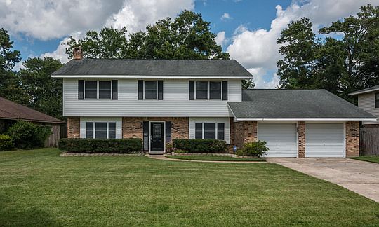 1st image of 990 Norwood Dr