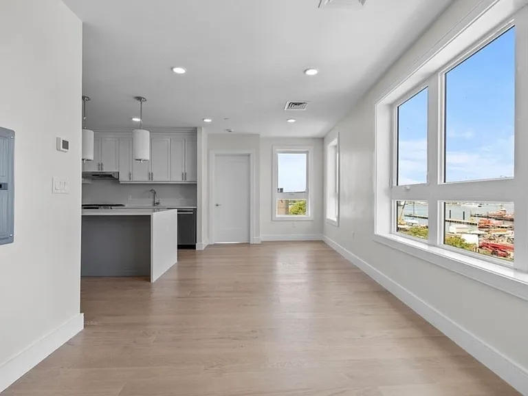 301 Border St — Photo 13