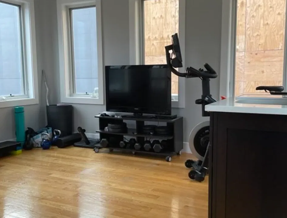 41 W 2nd St #8