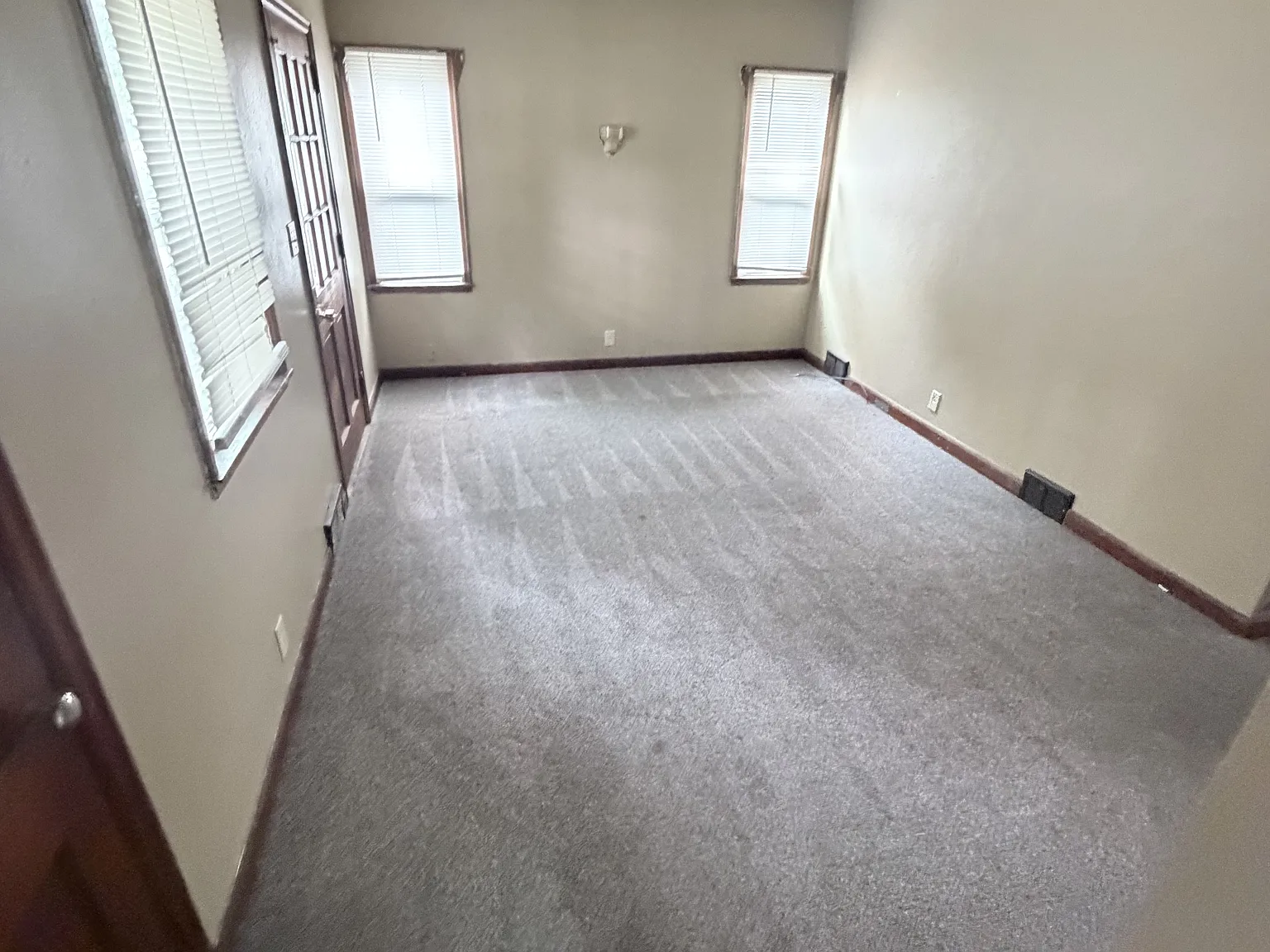 207 3rd St SW - 1 — Photo 3