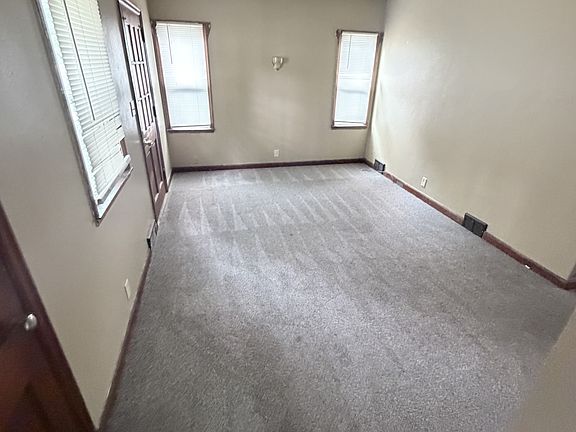 3rd image of 207 3rd St SW