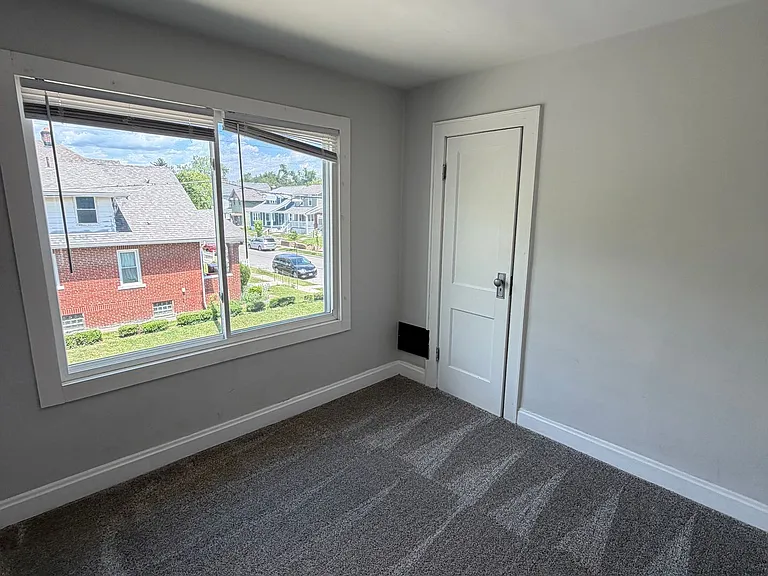 1249 Oakwood Ave — Photo 18