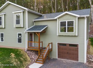 57 Edge Rock Dr, Drums, PA 18222