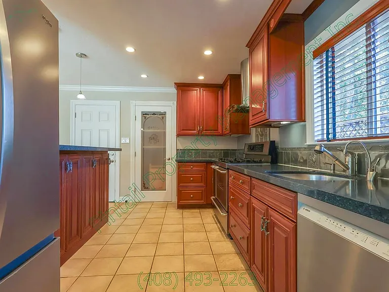 1513 Williams Ave — Photo 11