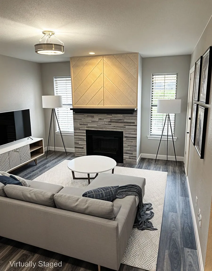 1 bed, 1.0 bath, 641 sqft, $1,070 — Photo 2