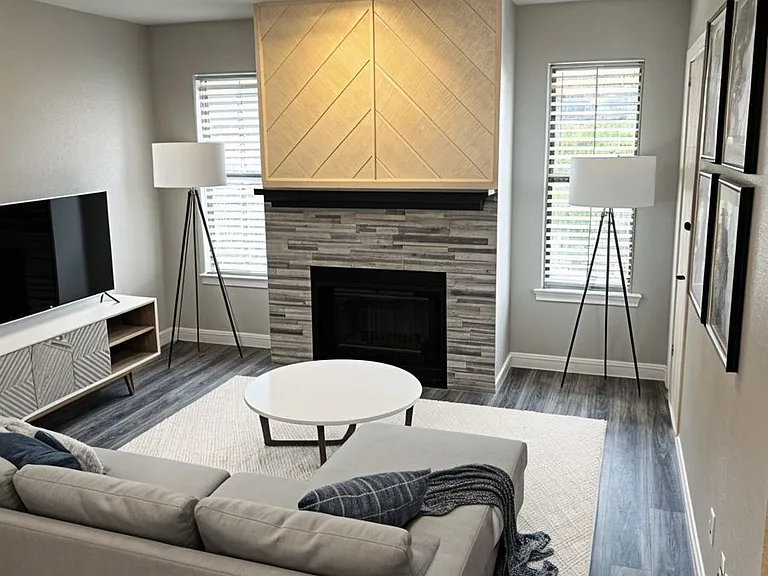 1730 Crest Point Dr #MAIN — Photo 2