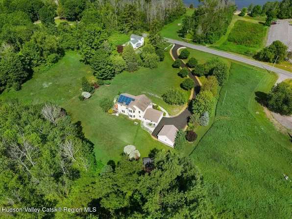 672 Lakeview Road, Broadalbin, NY 12025